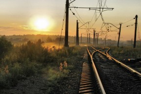 爱游戏资讯-《电竞明星转型：从选手到解说再到教练的多路发展》，电竞名星