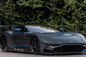 爱游戏智能平台-“传奇巨星：乔丹、科比的经典瞬间合集”，科比跟乔丹打拿55分